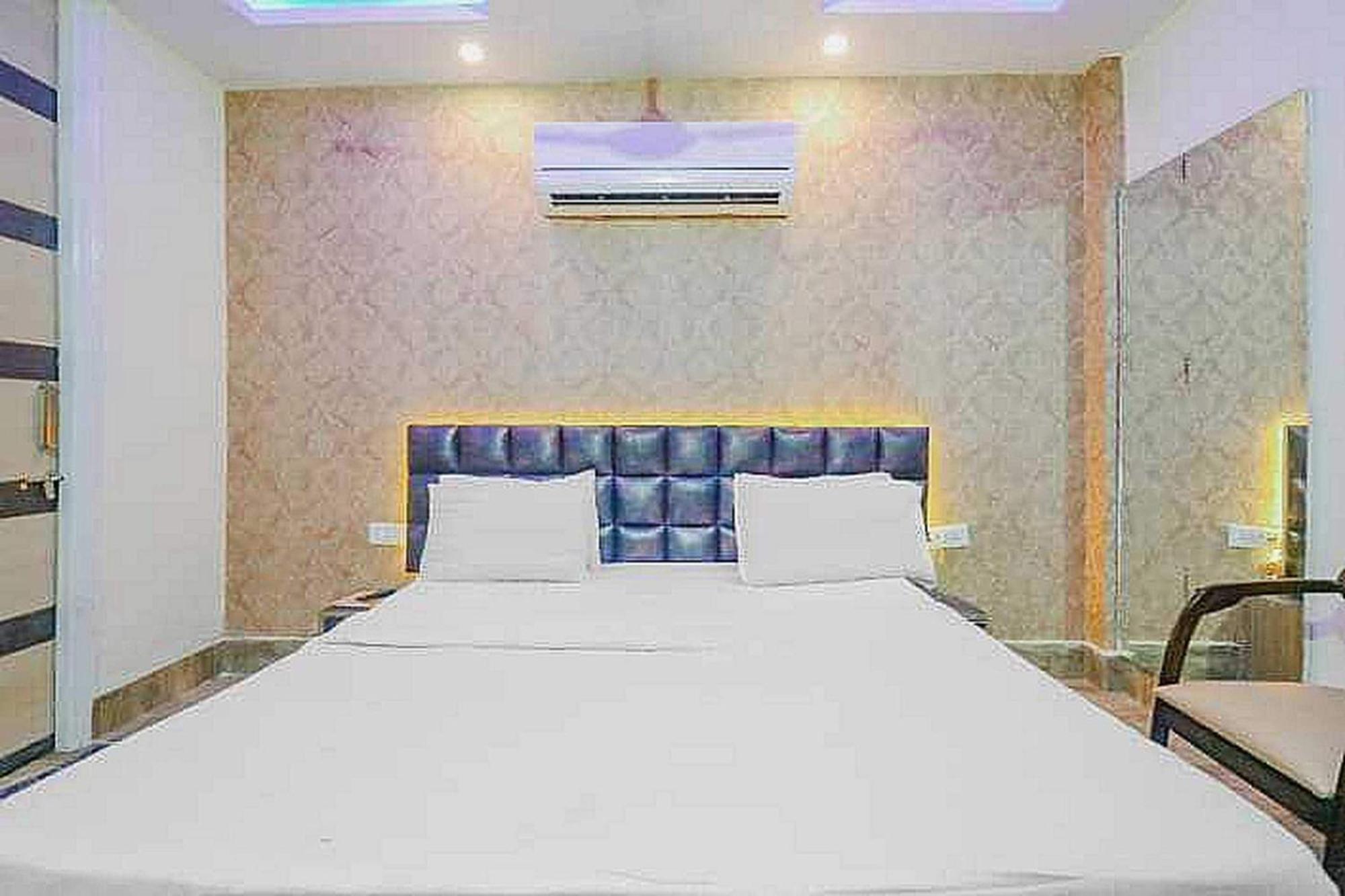 Super Hotel O Vivaan Residency Rohtak Eksteriør bilde