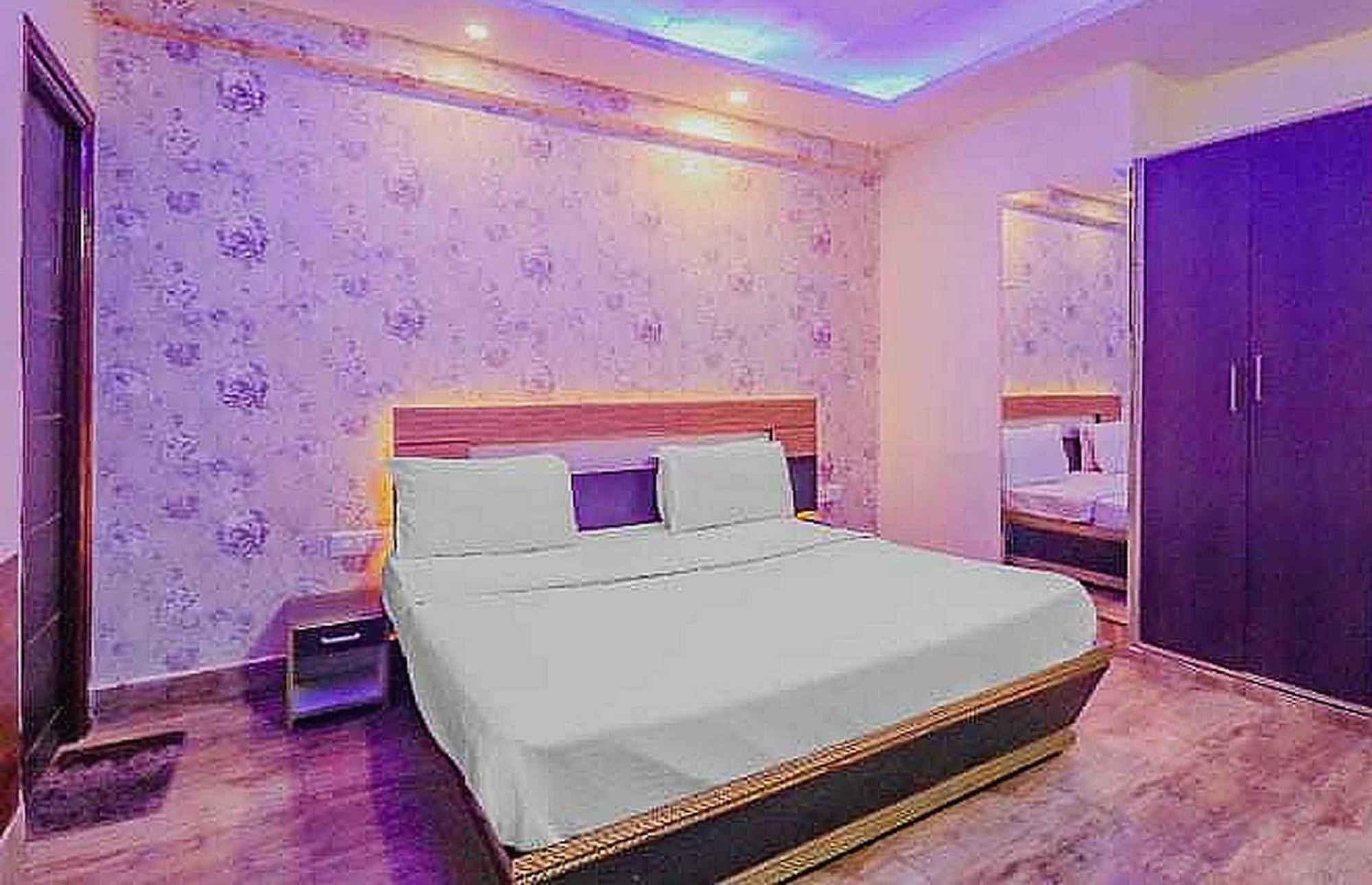 Super Hotel O Vivaan Residency Rohtak Eksteriør bilde